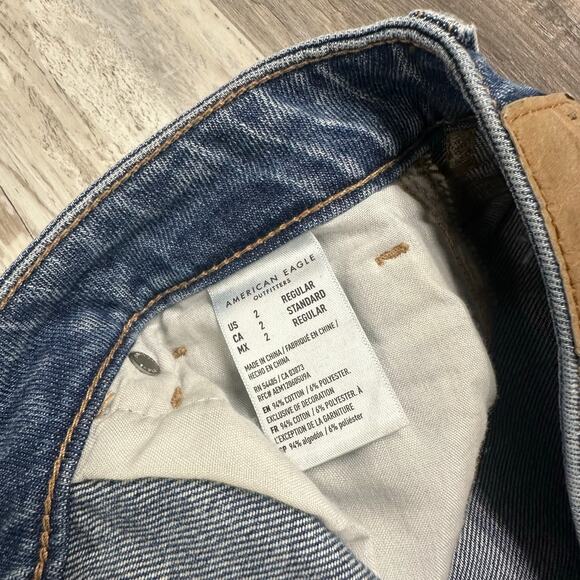 American Eagle Blue Womens 2 Comfort Stretch Hi Rise Straight Mid Wash Mom Jeans - Picture 5 of 12